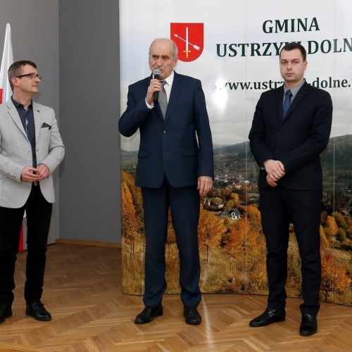 Wręczenie nagród i stypendiów uzdolnionej młodzieży